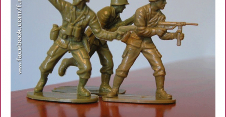 Nekada je svaki klinac imao bar jedan set ovih jednobojnih, plastičnih vojnika