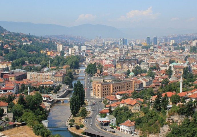 Počelo obilježavanje Dana Grada Sarajeva, položeni vijenci kod Vječne vatre