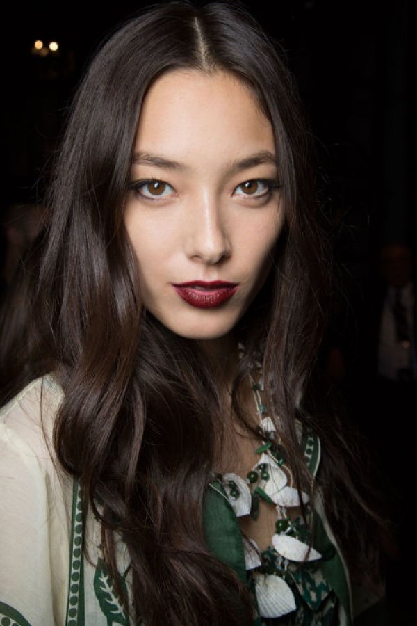 hbz-ss2016-trends-makeup-dark-lips-anna-sui-bks-m-rs16-6822