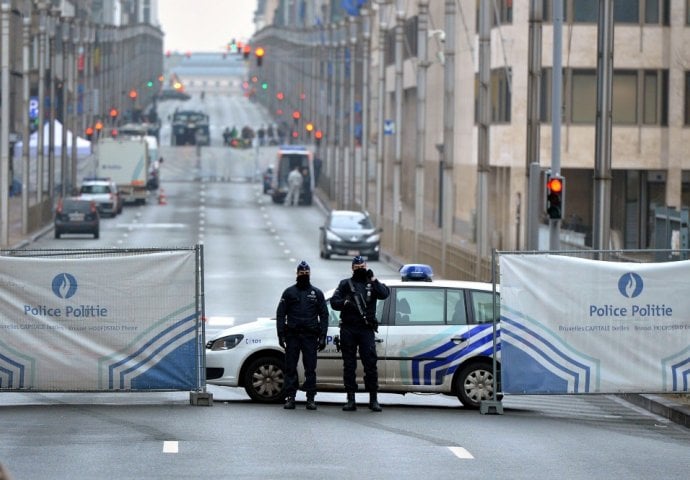 U TOKU AKCIJA: Najmanje 50 policajaca, snajperista i deminera na ulicama Brisela