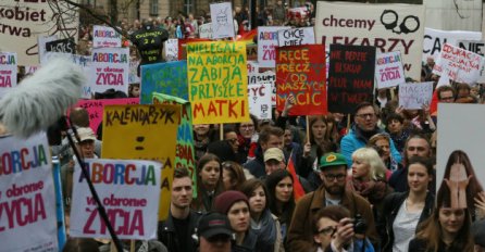 Hiljade žena u Varšavi na protestu protiv zabrane pobačaja