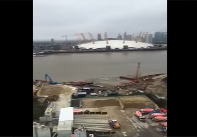 Slučajno je snimao rijeku u Londonu, a onda primjetio nešto što mu je promijenilo dan (VIDEO)