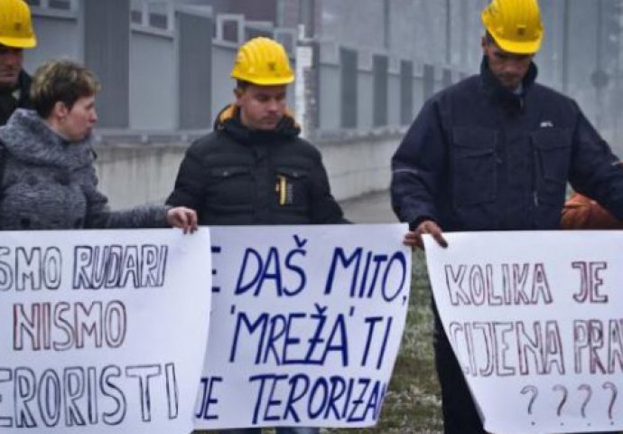 Više od 50 radnika preduzeća Tuzla kvarc stupilo u štrajk glađu