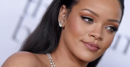  Rihanna poslala poruku bivšima: "Očito da ja nisam bila problem"