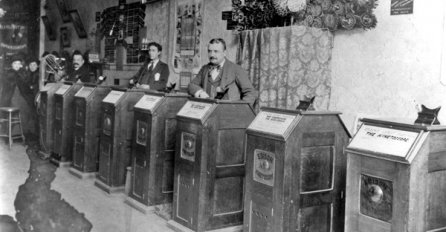 U New Yorku je predstavljen Edisonov kinetoskop koji je imao značajan utjecaj na razvoj filmske industrije
