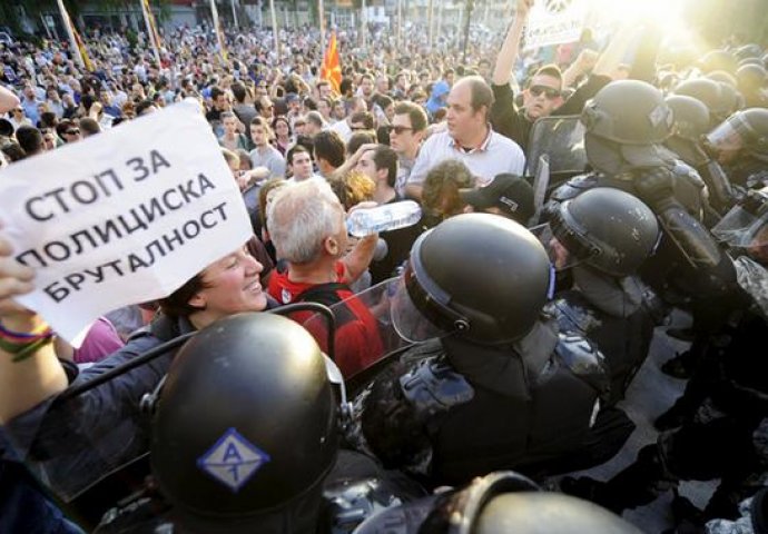 Treći dan protesta u Skoplju, sve više povrijeđenih