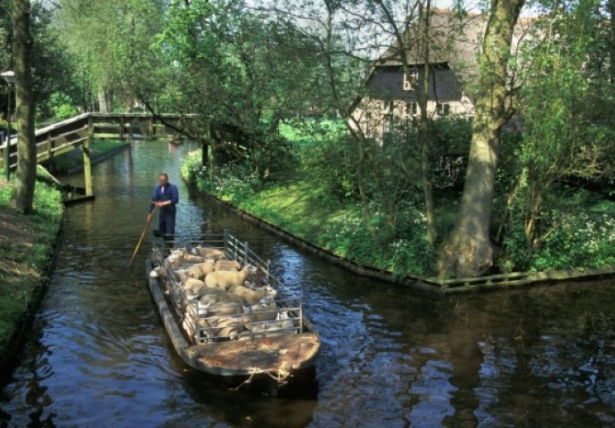 Bajkovito selo bez puteva i automobila, pravi "Raj na zemlji" (FOTO)