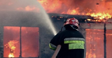  Živinice: U naselju Gornje Dubrave u požaru smrtno stradala jedna osoba