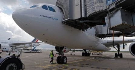 Poslije osam godina avion Air Francea sletio u Teheran