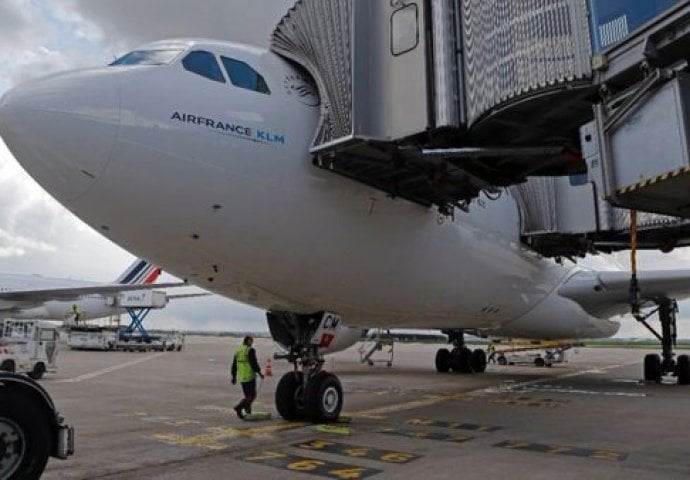 Poslije osam godina avion Air Francea sletio u Teheran