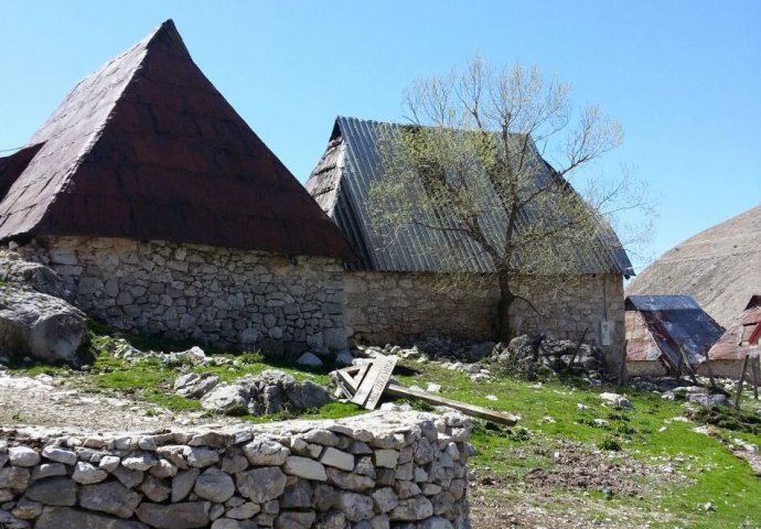 Lukomir oživio, kuće se otključavaju, dolaze planinari