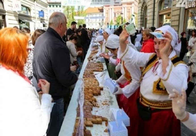 Bošnjačko žensko udruženje ZemZem iz Ljubljane ispeklo baklavu za Guinnessa