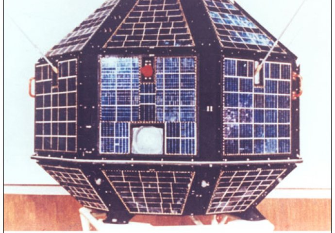 Indija lansirala u svemir svoj prvi satelit
