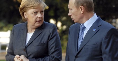 Putin i Merkel telefonom razgovarali o Ukrajini