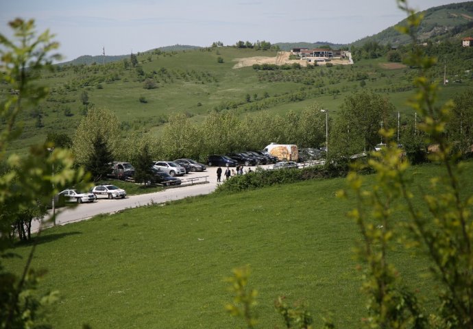 Pogledajte ekskluzivne fotografije posjete Johna Brennana Sarajevu. Fotoreporteru Novi.ba zaprijećeno da se udalji