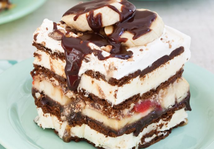 Uživat ćete u svakom komadu: Fantastična banana split torta 