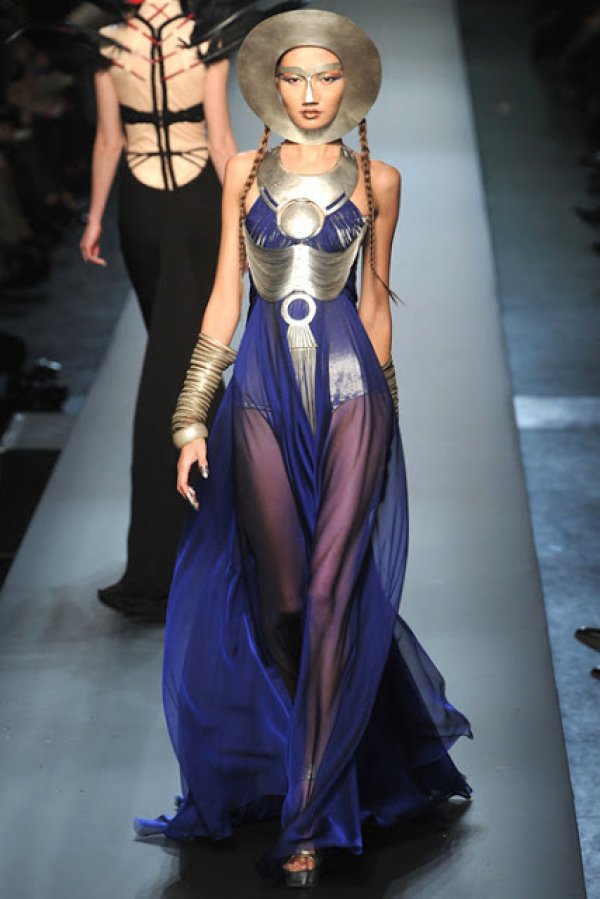 41-2010-spring-haute-couture-runway-gaultier-runway