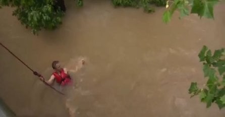 Skočio je u nabujalu rijeku: Kada vidite razlog, vratit će vam se vjera u čovječanstvo (VIDEO)