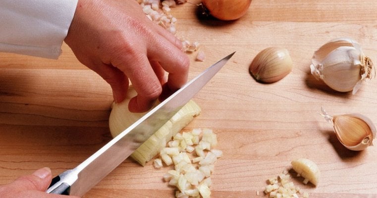 chopping-garlic-and-onions