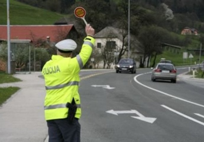 Kod Dervente lakše povrijeđeno pet osoba, među njima i beba