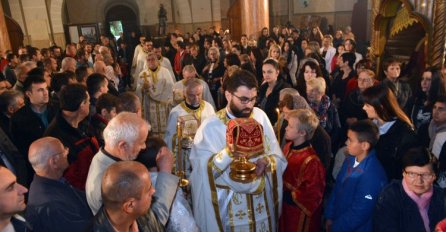 U Sabornoj crkvi služena vaskršnja liturgija