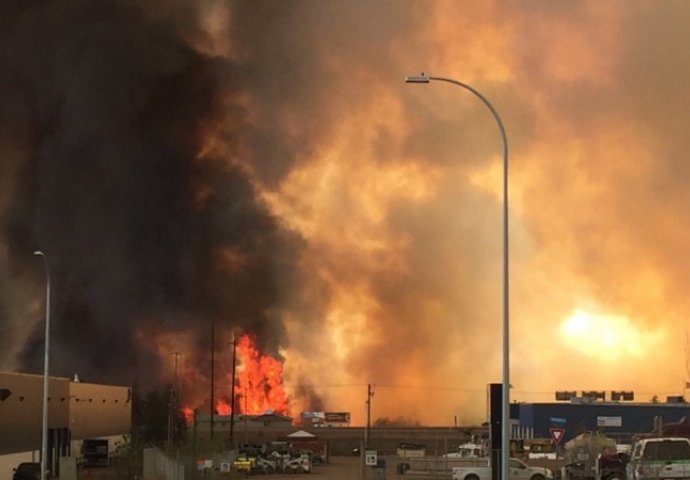 Vanredna situacija u Kanadi: Apokaliptični požar van kontrole (VIDEO)