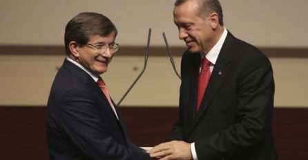 Sukob sa Erdoganom: Davutoglu odlazi sa čela AK partije