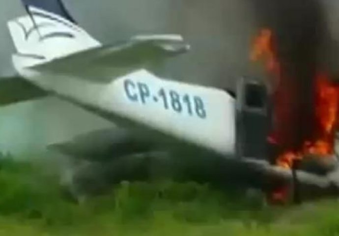 Dramatičan snimak: Peruanska policija oborila avion pun kokaina (VIDEO)