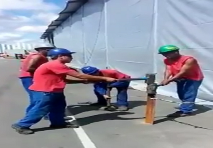 Timski rad: Kada vidite kako ovi radnici obavljaju svoj posao, oduševit ćete se (VIDEO)