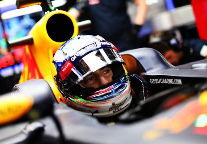 Jenson Button razočaran odlukom Red Bulla