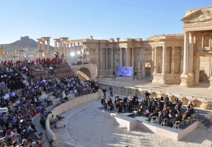 U ČAST ŽRTVAMA RATA: Održan veličanstveni koncert u antičkom gradu Palmiri