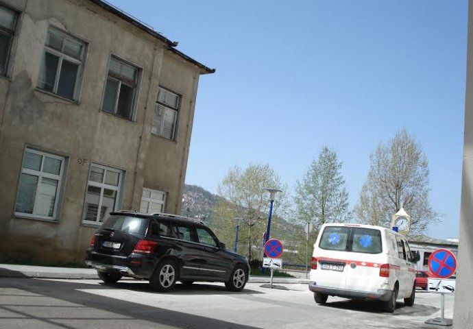 Ko je osoba koja nepropisno parkira "mečku" u bolničkom krugu UKC Sarajevo?