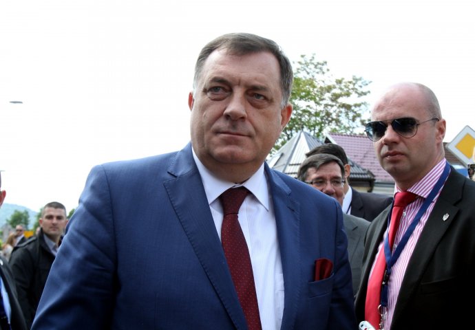 Dodik: Možda bi bilo najbolje da političari nisu govorili na otvaranju Ferhadije