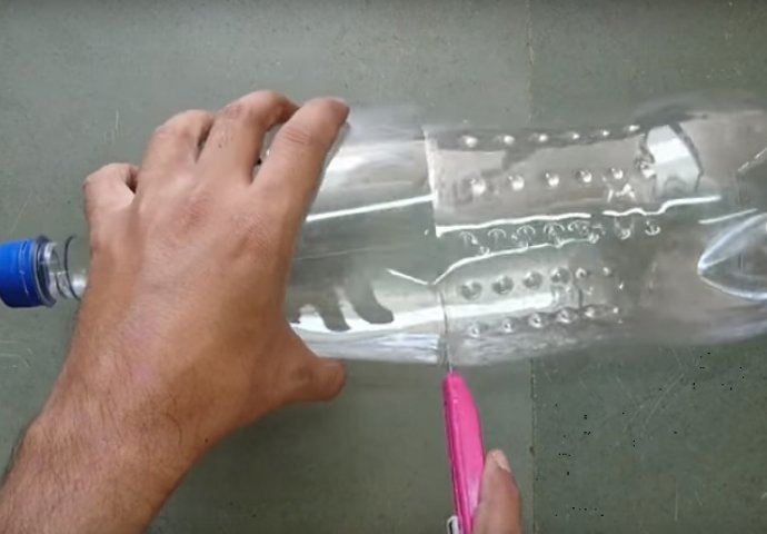 Kada vidite zašto je prerezao plastičnu bocu, uradit ćete isto (VIDEO) 