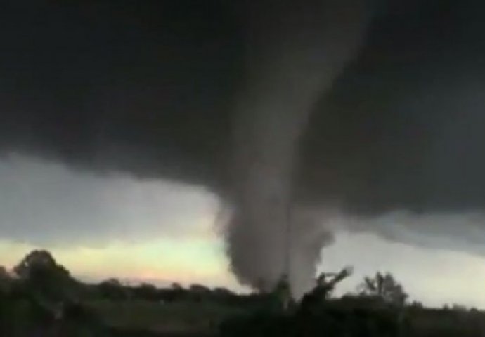 Razarajući tornado pustoši Oklahomu, dvije osobe izgubile život (VIDEO)