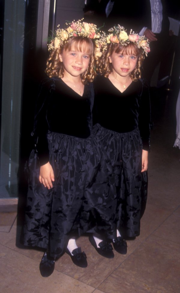 mary-kate-ashley-olsen-1994