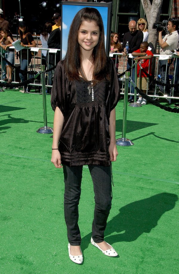 selena-gomez-2007