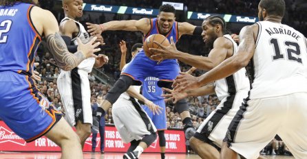 Westbrook ubacio 35 poena, Spursi na pragu eliminacije