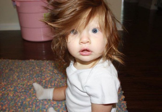 Ove bebice imaju svega nekoliko mjeseci, a već se mogu pohvaliti preslatkom frizuricom