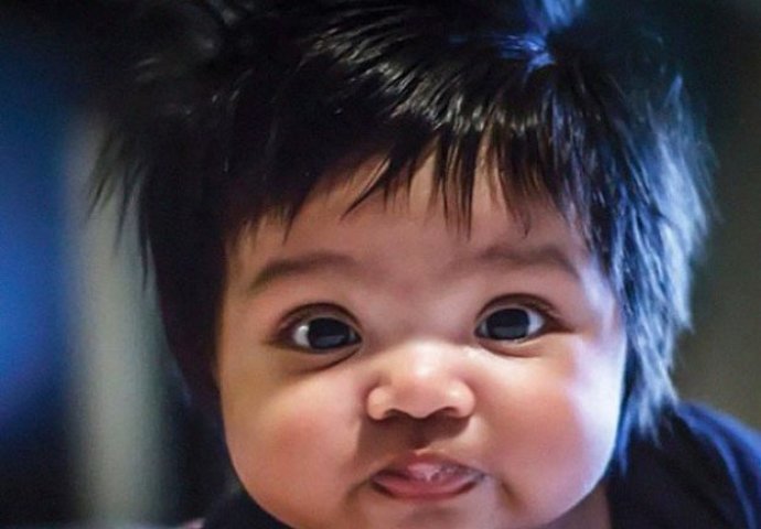 Ove bebice imaju svega nekoliko mjeseci, a već se mogu pohvaliti preslatkom frizuricom