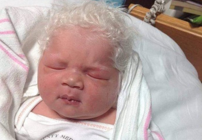 Ove bebice imaju svega nekoliko mjeseci, a već se mogu pohvaliti preslatkom frizuricom