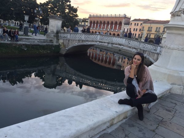 image-7f0187c58ffdc46c53bfe9f1d30352e9b1dd4304fffab3d7da8f8986675525ea-v