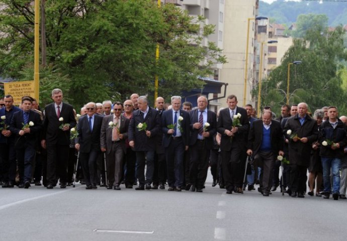 Delegacija RS i rodbina stradalih vojnika položila cvijeće na Brčanskoj Malti