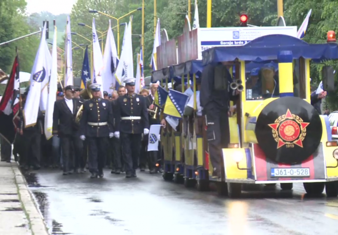 Tuzla: Pogledajte kako su izgledala obilježavanja godišnjice Brčanske malte na obje strane