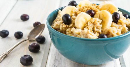 Banana i borovnice, zaljubljeni par: Doručak u zdjelici