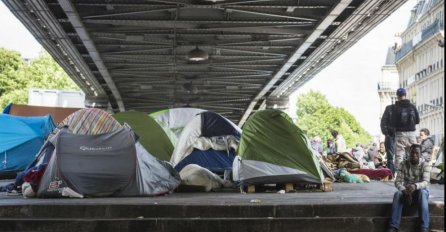 Pariz: Policija izbacila migrante iz kampa 