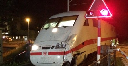 Švajcarska: Sudarili se brzi voz i autobus, ima povrijeđenih