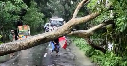 Bangladeš: 24 osobe izgubile život u ciklonu