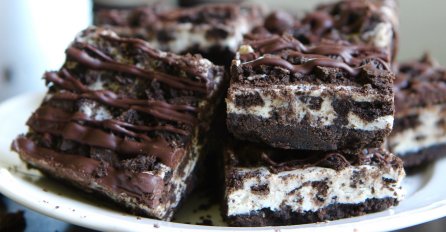 Bez pečenja: Kocke od Oreo keksa, krem sira i bijele čokolade