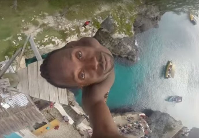 Da li je on normalan? Skočio sa 30 metara visine za samo 20 dolara (VIDEO)